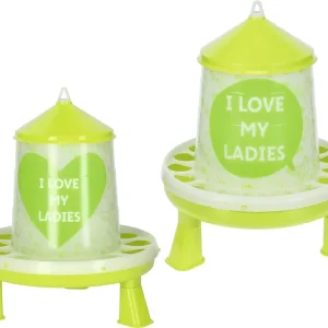 Super-Preis KERBL Futterautomat inkl. Standfüße, Kunststoff, Aufdruck I LOVE MY LADIES, für Geflügel in Bodenhaltung