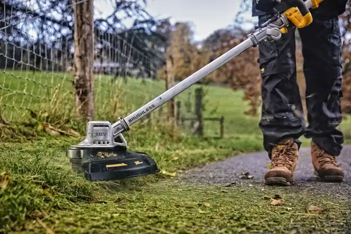 Garantierte Lieferung DeWalt Rasentrimmer DCMST561N 18 Volt bürstenlos ohne Akku und Ladegerät