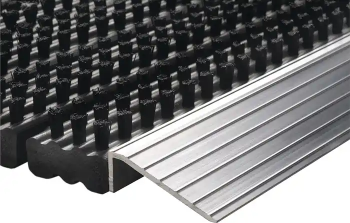 Highlight Fußmatte Alu-Anlaufkante schwarz/silber PP/Alu L430xB750xS22mm