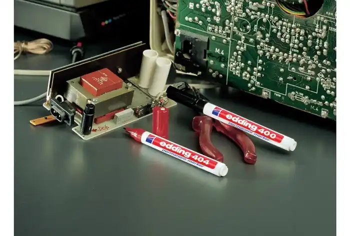 Neu Im Sortiment Permanentmarker 3000 rot Strich-B.1,5-3mm Rundspitze EDDING VE: 10 Stück